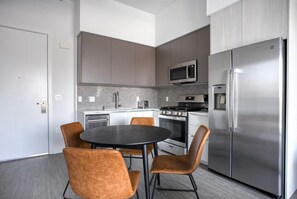Fridge, microwave, oven, dishwasher
