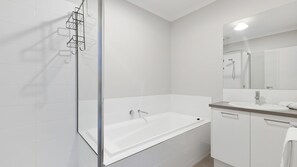 Bathtub