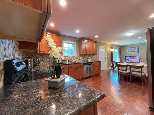 Sunnyvale Great location 2Br/2Bth unit/Kingbed/windows AC