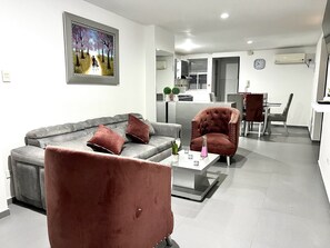 Basic Apartment | Living area | TV