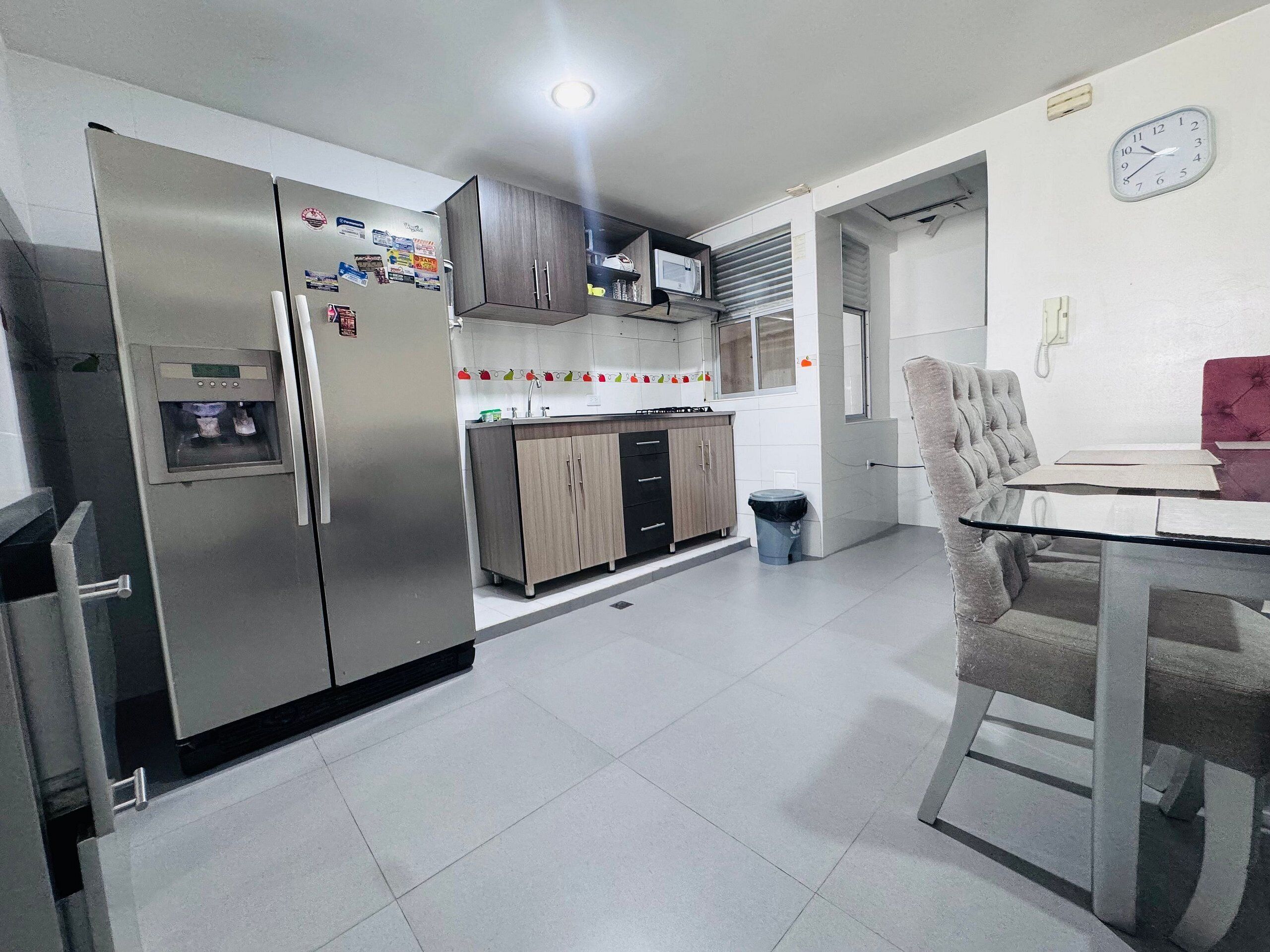 Apartamento | Cozinha privada | Frigobar, micro-ondas, chapa