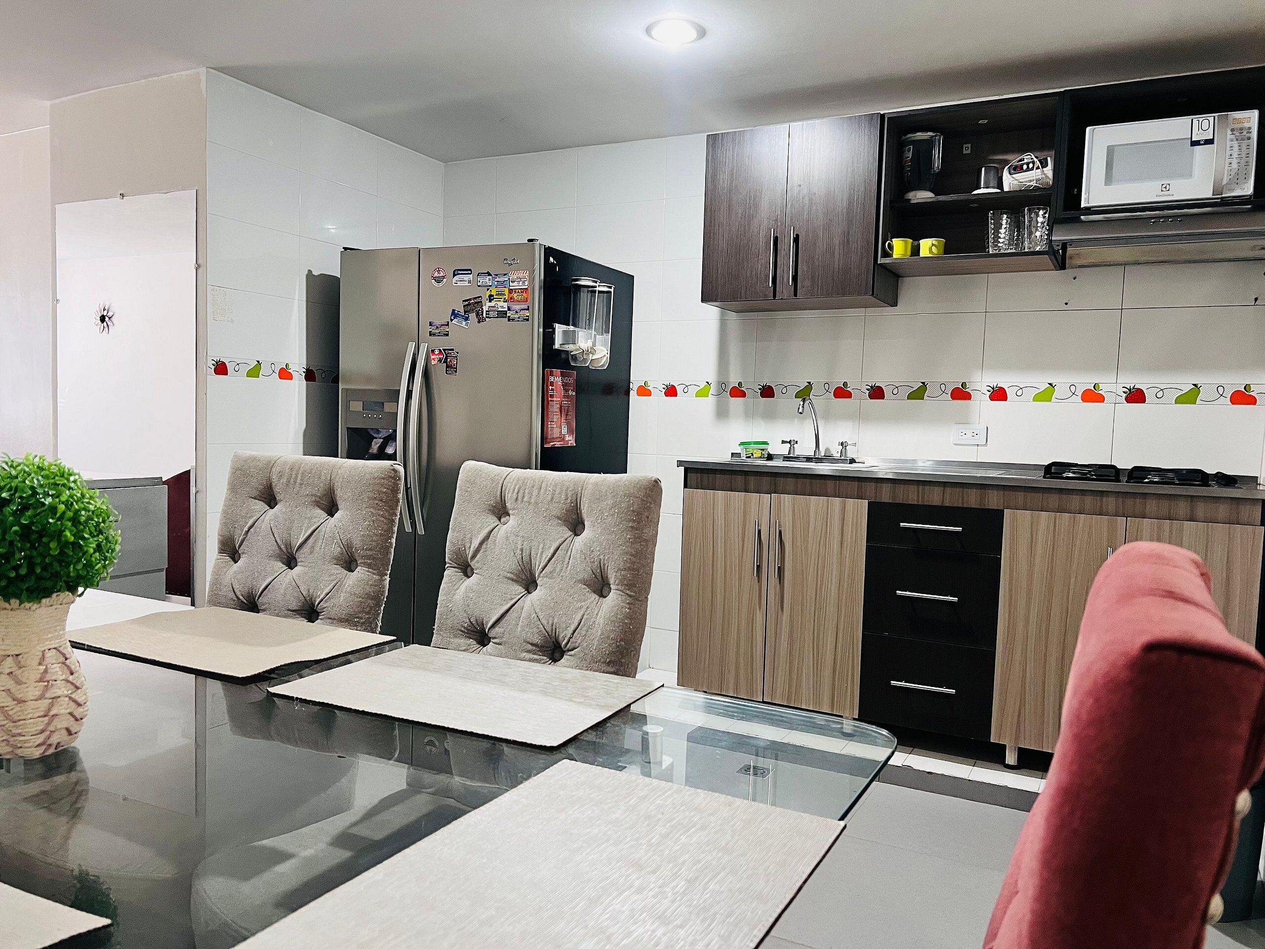 Apartamento | Cocina privada | Frigorífico pequeño, microondas y plancha