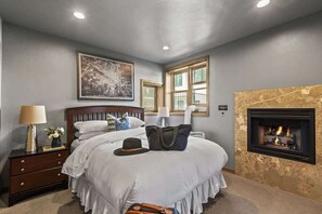 3 chambres, fer et planche à repasser, Wi-Fi, draps fournis