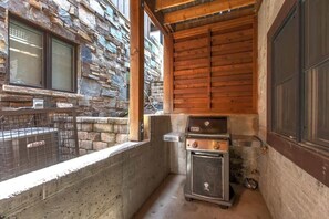 Terrace/patio - Abode at Empire Lodge, private hot tub, Deer Valley area (Park City)