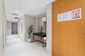 Interior - Bluewaters 5BR | Panoramic Eye of Dubai Views Near JBR Beach (JBR)