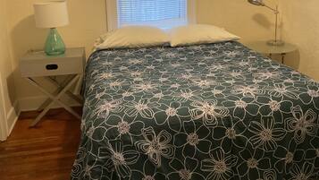 2 dormitorios, tabla de planchar con plancha, wifi gratis y ropa de cama