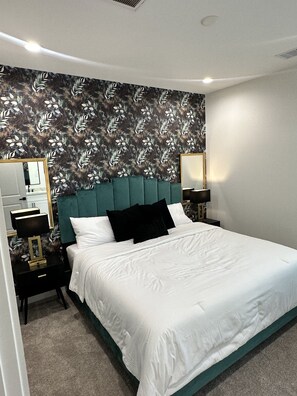 3 habitaciones, tabla de planchar con plancha, wifi y ropa de cama 