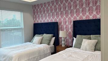 3 bedrooms, iron/ironing board, WiFi, bed sheets