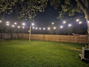 Property grounds - Under 3/4 of a mile from A&M / Kyle Field ~ FREE football gameday PARKING PASS (College Station)