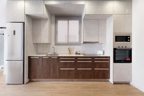 Fridge, microwave, oven, stovetop - Vacation Home "Loft Punta del Hidalgo" with Sea View, Balcony & Wi-Fi (Punta del hidalgo)