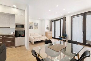 Interior - Vacation Home "Loft Punta del Hidalgo" with Sea View, Balcony & Wi-Fi (Punta del hidalgo)