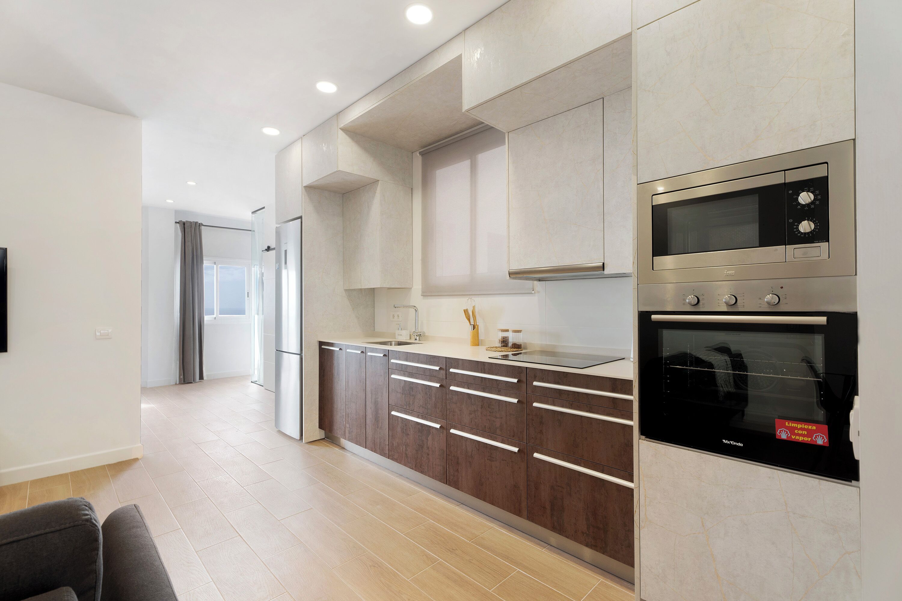 Refrigerador, microondas, horno, placa de cocina