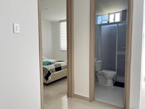 Basic Apartment | Bathroom