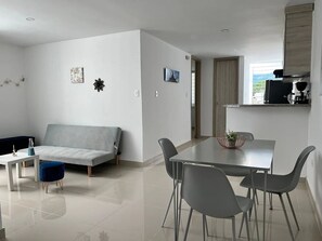 Basic Apartment | Dining