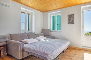 1 室のベッドルーム、アイロン / アイロン台、WiFi (無料)、ベッドシーツ