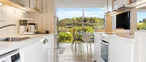 Fridge, dishwasher, cookware/dishes/utensils