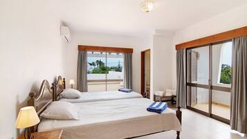 5 bedrooms, free WiFi, bed sheets