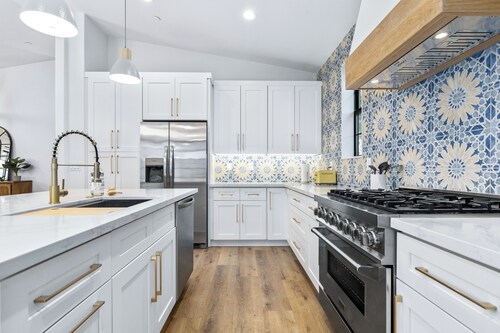 Heart of Paso Robles Wine Country near Downtown Paso, Wineries & Midstate Fair