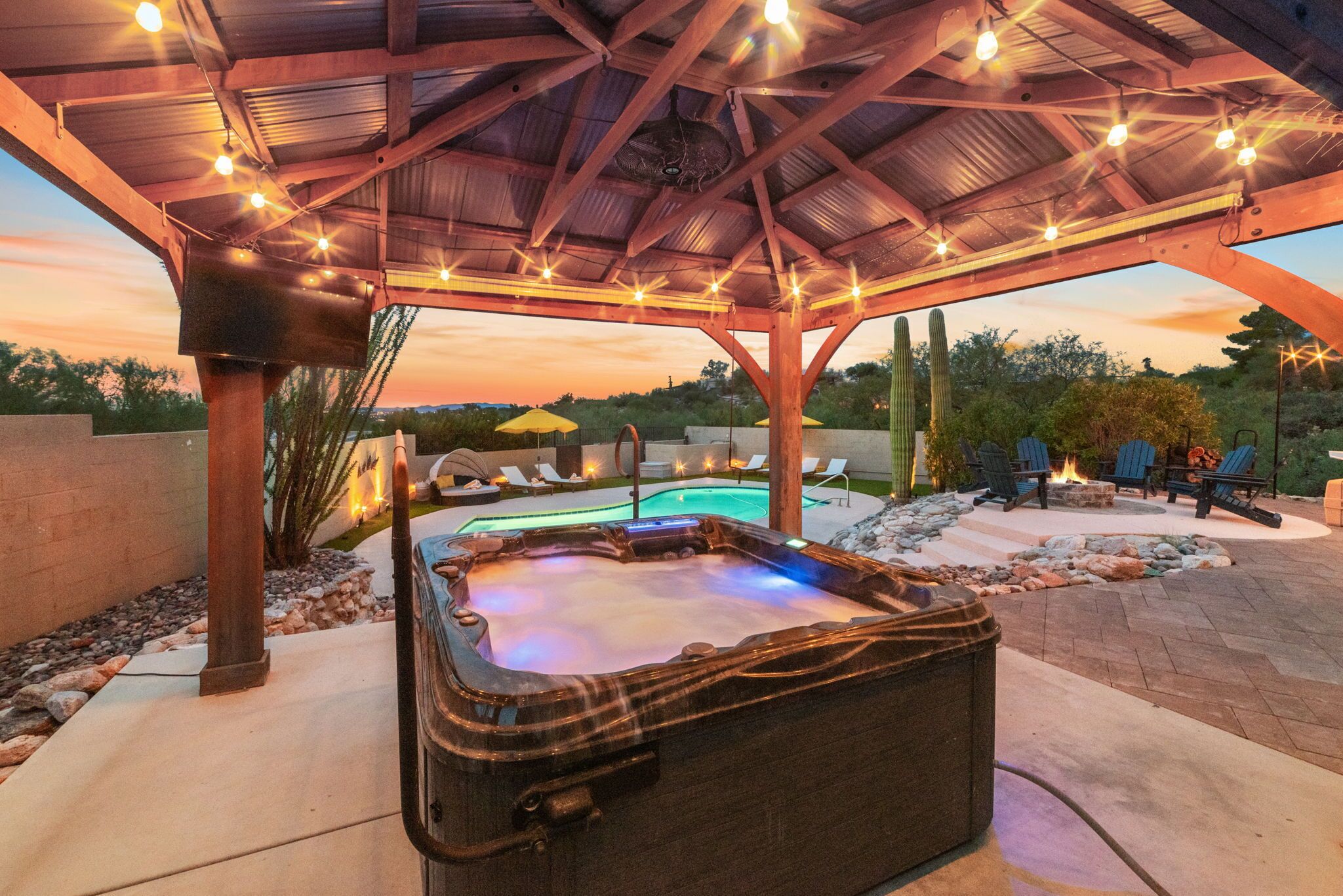 Outdoor spa tub