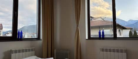 2 bedrooms, WiFi, wheelchair access