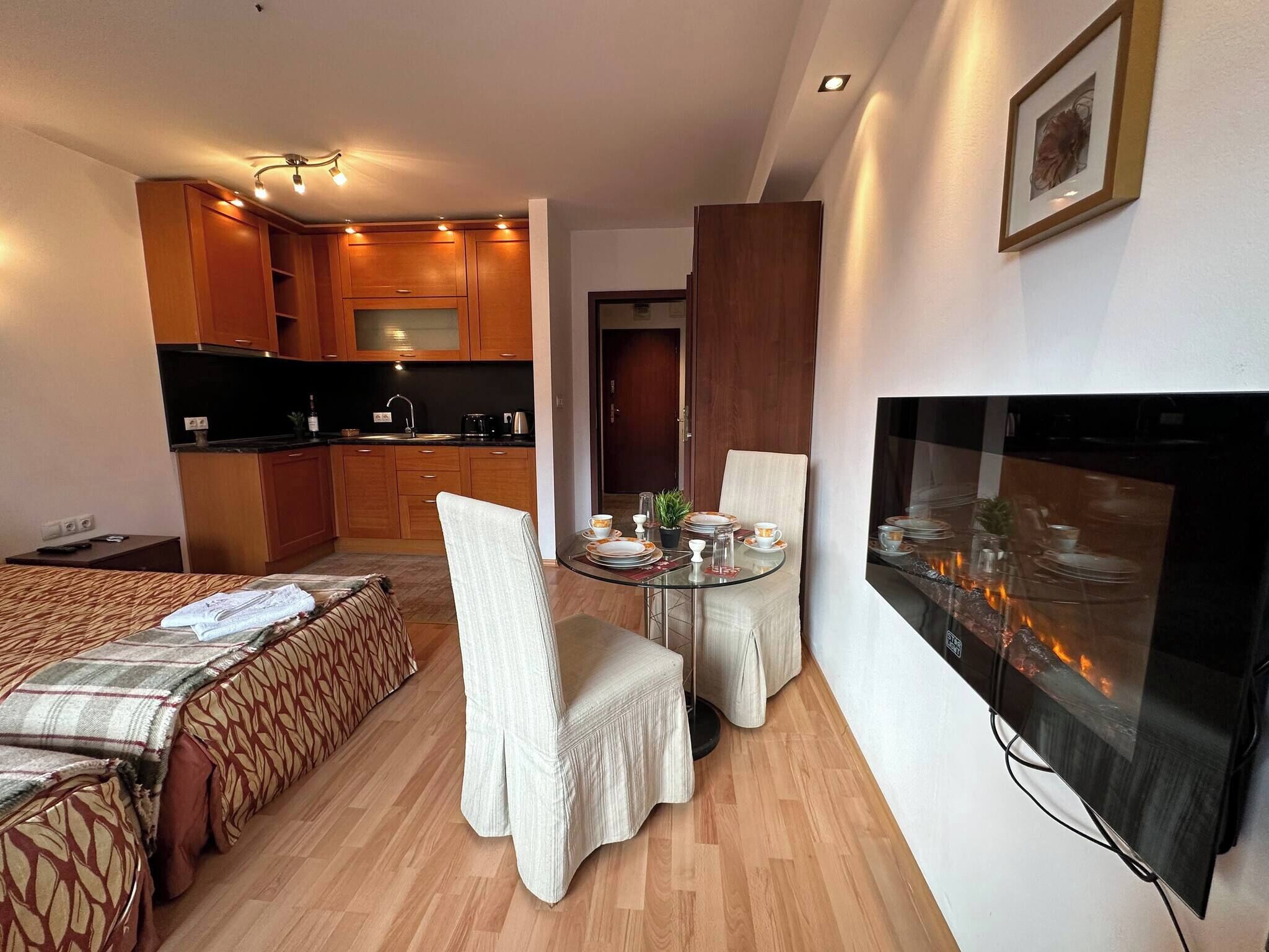 2 bedrooms, iron/ironing board, Internet, wheelchair access