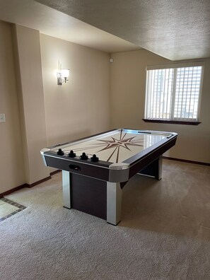 Spielezimmer