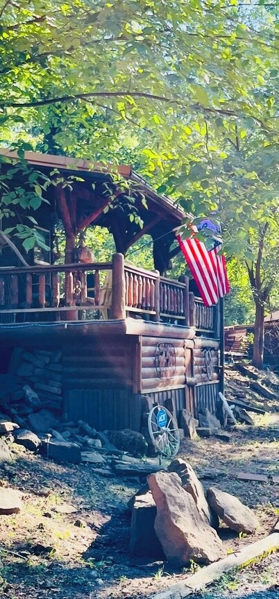 Cabin In The Woods at Lake Tenkiller