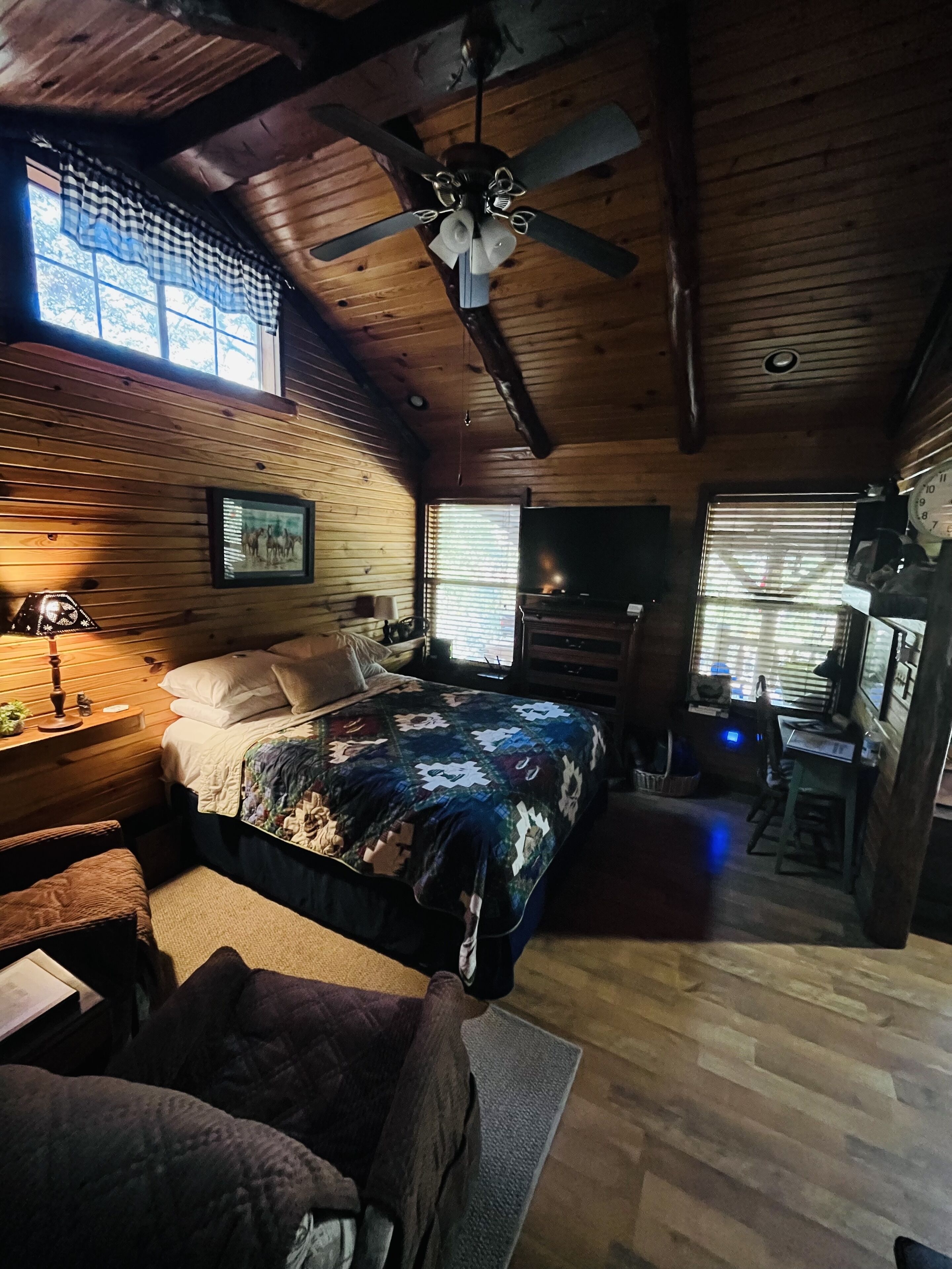 1 chambre, fer et planche à repasser, Wi-Fi gratuit, draps fournis