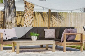 Terrace/patio - Cozy Bungalow in Heart of St. Augustine's Davis Shores Neighborhood (St. Augustine)