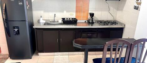 Familienapartment | Eigene Küche | Mixer, Grillplatte