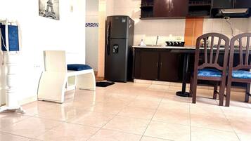 Family Apartment | Private kitchen | Blender, griddle