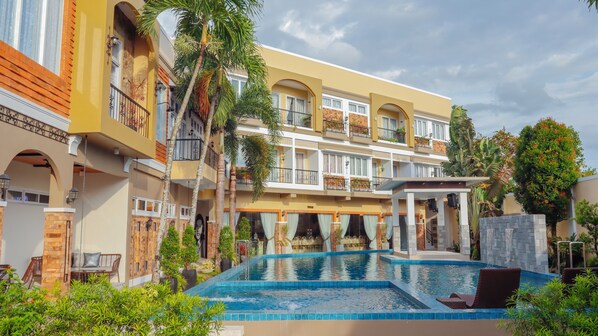 المنشأة من الخارج