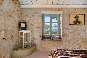 1 chambre, fer et planche à repasser, Wi-Fi gratuit, draps fournis