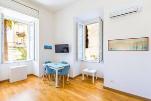 Apartment - San Luigi Cozy Flat - Private Parking (Naples)
