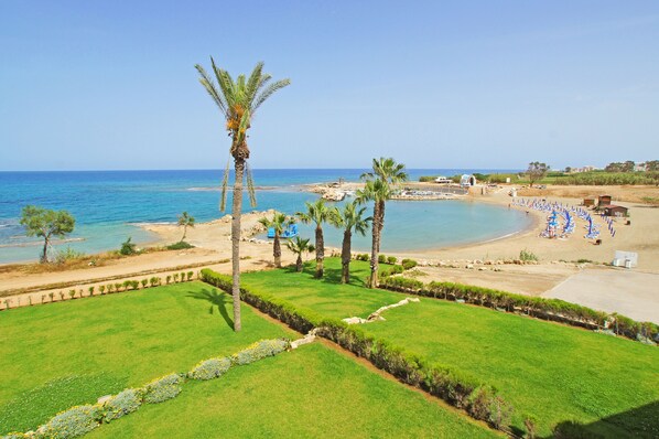 Una playa cerca