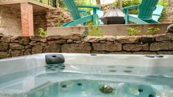 Bain à remous extérieur