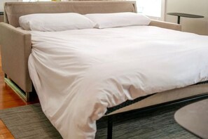 1 habitación, tabla de planchar con plancha, wifi y ropa de cama 