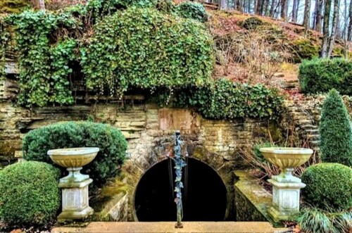 Downtown+HotTub+Wifi+FreeParking @151 Spring Ste C