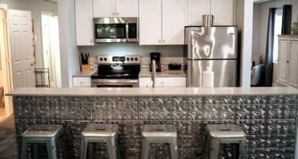 Downtown Villa1 at Sweet Spring Wifi Free Park