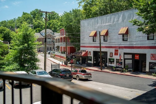 Downtown Villa1 at Sweet Spring Wifi Free Park