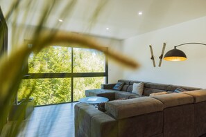 TV - Holiday Apartment "Résidence Pieds Des Pistes" near the Slopes with Private Terrace and Wi-Fi (Ax-les-Thermes)