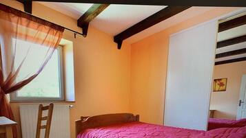 3 habitaciones, tabla de planchar con plancha y wifi gratis