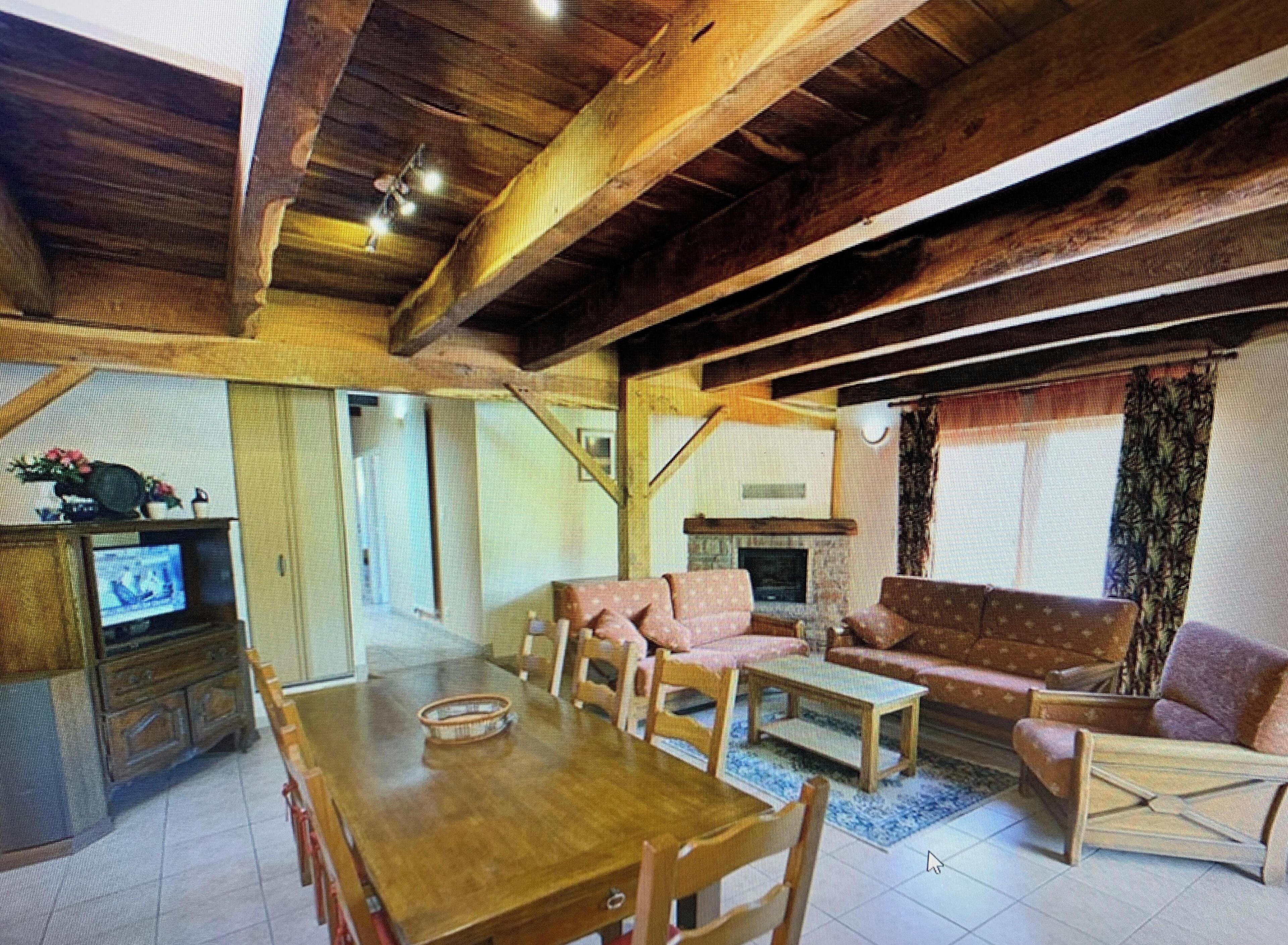 TV, tavolo da ping pong