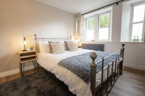 2 chambres, fer et planche à repasser, accès à Internet, literie fournie