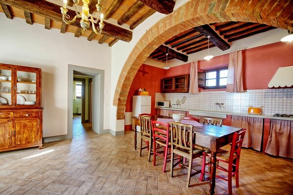 Fridge, microwave, dishwasher, toaster