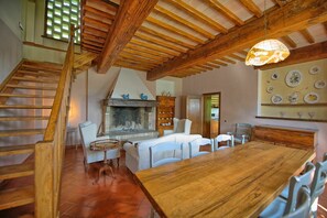 Interior - Montegufoni - Villa Acciaioli (Montespertoli)