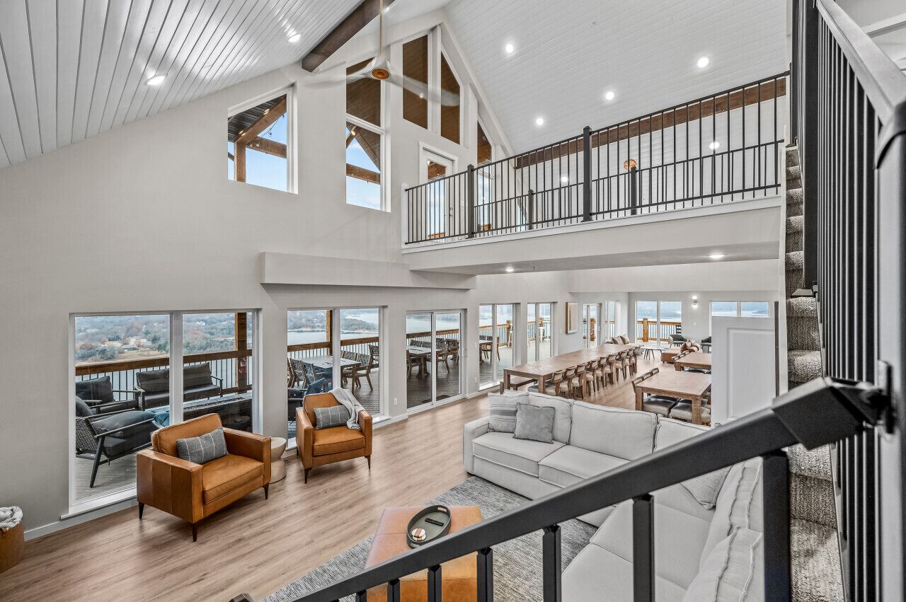 TV connectée, cheminée, jeux vidéo, baby-foot