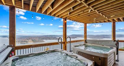 Cliffwater: Private Indoor Pool, 2 Hot Tubs, Outdoor Pool Table and Ping Pong