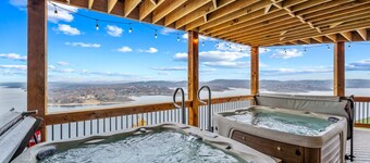 Cliffwater: Private Indoor Pool, 2 Hot Tubs, Outdoor Pool Table and Ping Pong