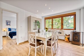 Dining - Vacation Home "Violeta Grande" with Mountain View, Private Pool & Wi-Fi (Macastre)